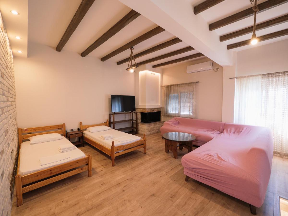 Kellys Cozy One Bedroom House Next To The Beach Ikonomianika Εξωτερικό φωτογραφία